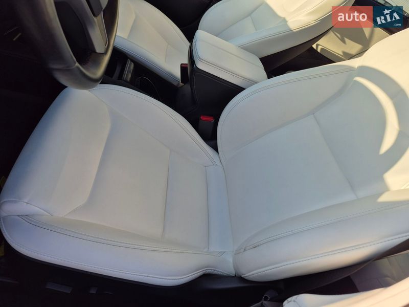 Лифтбек Tesla Model S 2020 в Борисполе