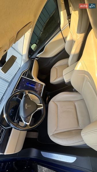 Лифтбек Tesla Model S 2015 в Киеве