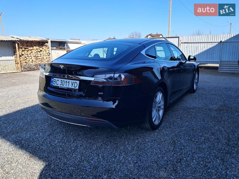 Лифтбек Tesla Model S 2014 в Радехове