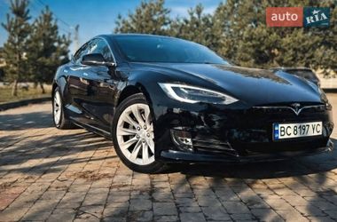Лифтбек Tesla Model S 2018 в Львове