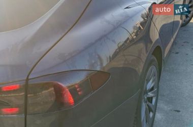 Лифтбек Tesla Model S 2019 в Сумах