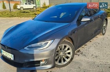 Лифтбек Tesla Model S 2019 в Сумах