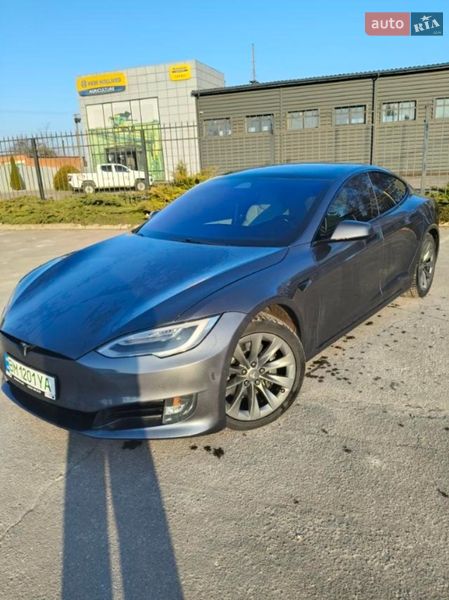 Лифтбек Tesla Model S 2019 в Сумах