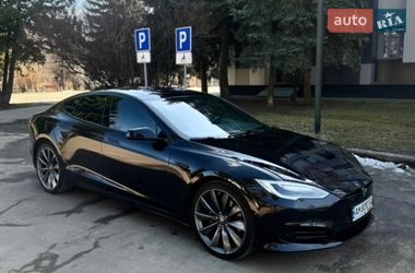 Ліфтбек Tesla Model S 2016 в Житомирі