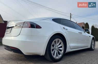 Лифтбек Tesla Model S 2018 в Черновцах
