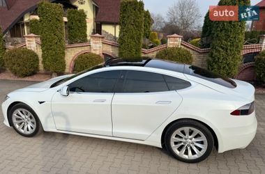 Лифтбек Tesla Model S 2018 в Черновцах