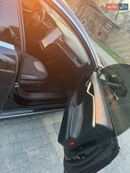 Ліфтбек Tesla Model S 2014 в Луцьку фото 35 Ліфтбек Tesla Model S 2014 в Луцьку