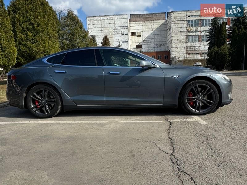 Ліфтбек Tesla Model S 2014 в Рівному