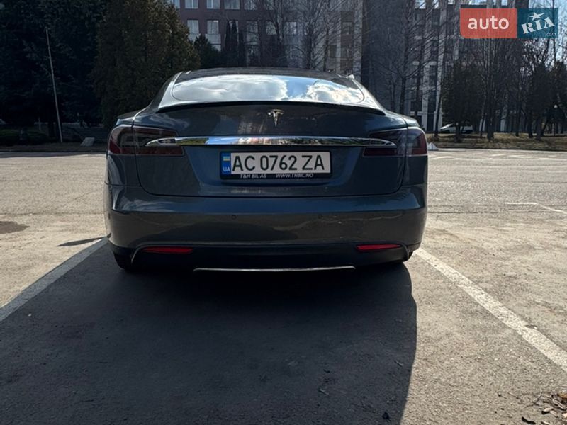 Ліфтбек Tesla Model S 2014 в Рівному