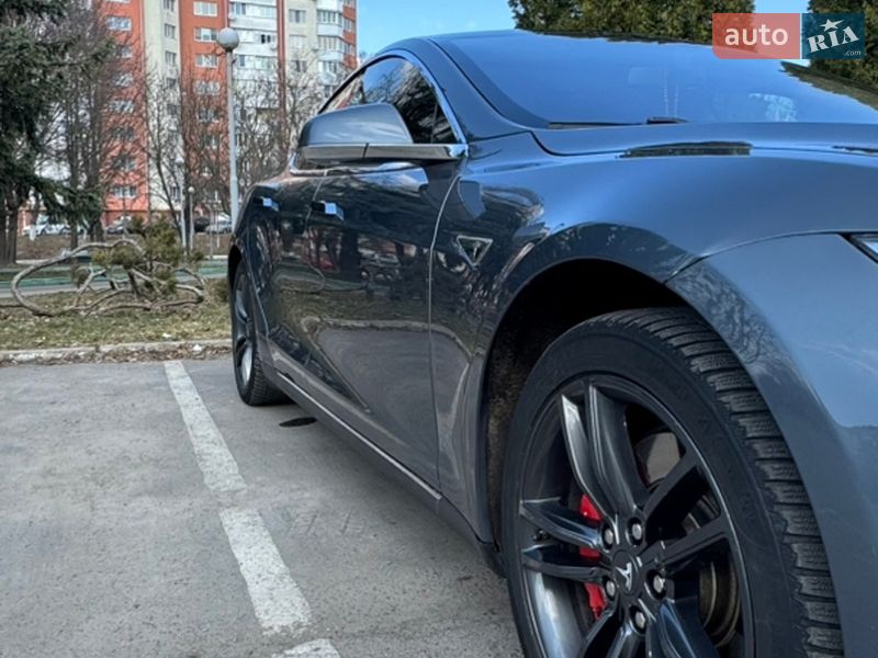 Ліфтбек Tesla Model S 2014 в Рівному