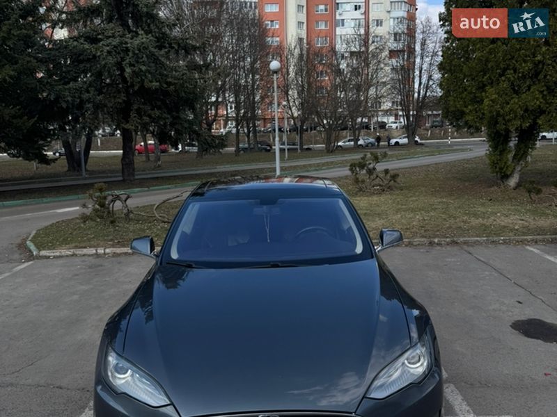 Ліфтбек Tesla Model S 2014 в Рівному