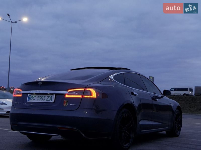 Лифтбек Tesla Model S 2015 в Львове фото 6 Лифтбек Tesla Model S 2015 в Львове