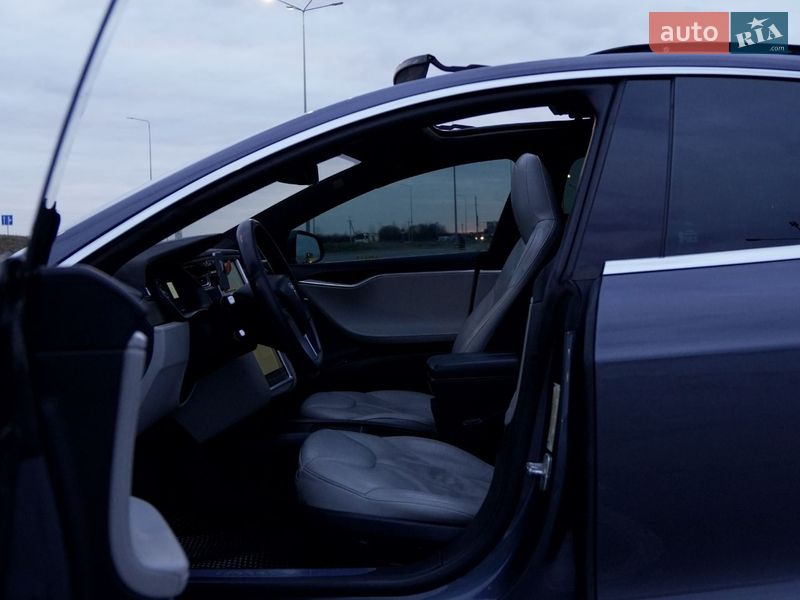 Лифтбек Tesla Model S 2015 в Львове фото 12 Лифтбек Tesla Model S 2015 в Львове