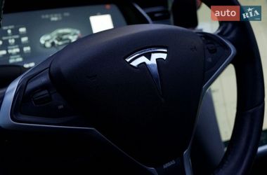 Лифтбек Tesla Model S 2015 в Львове