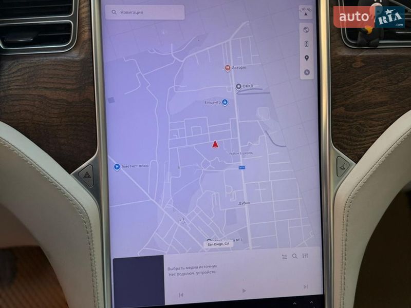 Лифтбек Tesla Model S 2017 в Дубно