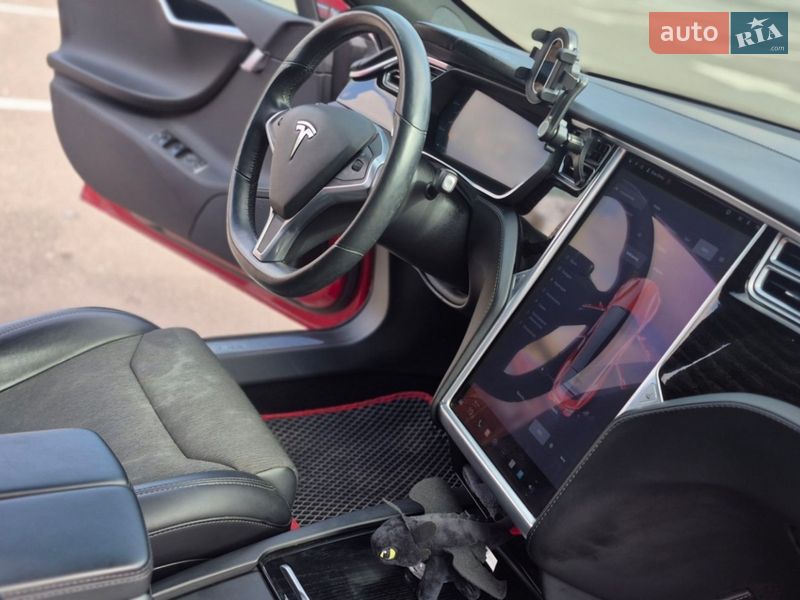 Лифтбек Tesla Model S 2017 в Киеве