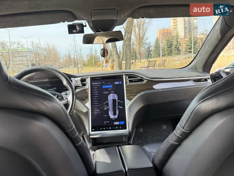 Лифтбек Tesla Model S 2016 в Кременчуге фото 22 Лифтбек Tesla Model S 2016 в Кременчуге