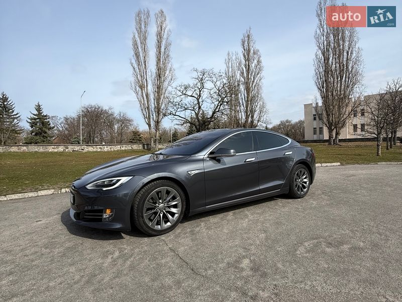 Лифтбек Tesla Model S 2016 в Кременчуге фото 8 Лифтбек Tesla Model S 2016 в Кременчуге