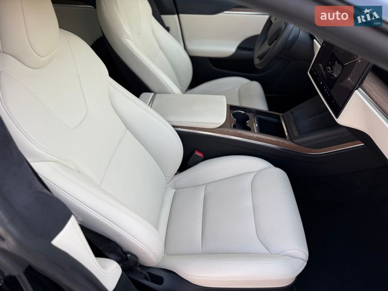 Ліфтбек Tesla Model S 2021 в Львові