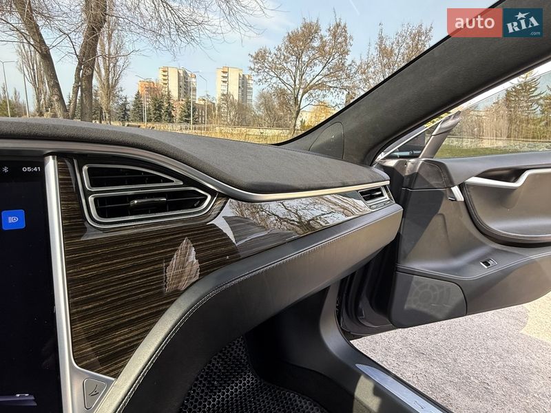 Лифтбек Tesla Model S 2016 в Кременчуге фото 19 Лифтбек Tesla Model S 2016 в Кременчуге