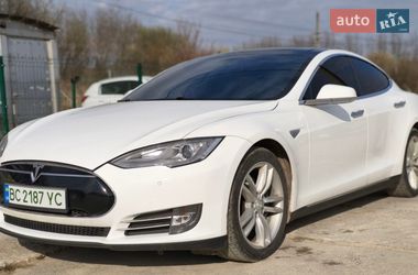 Лифтбек Tesla Model S 2014 в Львове