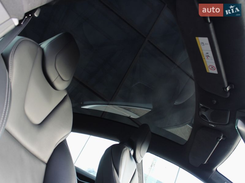 Лифтбек Tesla Model S 2019 в Киеве
