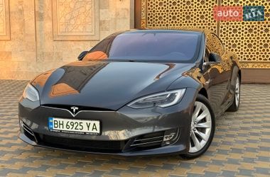 Ліфтбек Tesla Model S 2017 в Одесі фото 12 Ліфтбек Tesla Model S 2017 в Одесі
