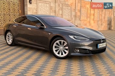 Ліфтбек Tesla Model S 2017 в Одесі фото 17 Ліфтбек Tesla Model S 2017 в Одесі