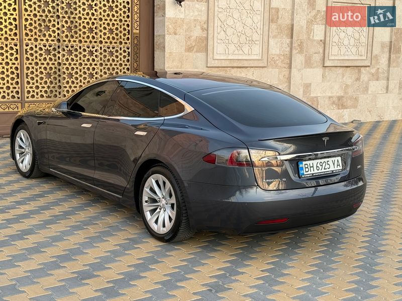 Ліфтбек Tesla Model S 2017 в Одесі