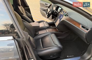 Ліфтбек Tesla Model S 2017 в Одесі фото 58 Ліфтбек Tesla Model S 2017 в Одесі