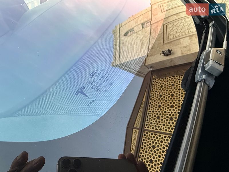 Ліфтбек Tesla Model S 2017 в Одесі