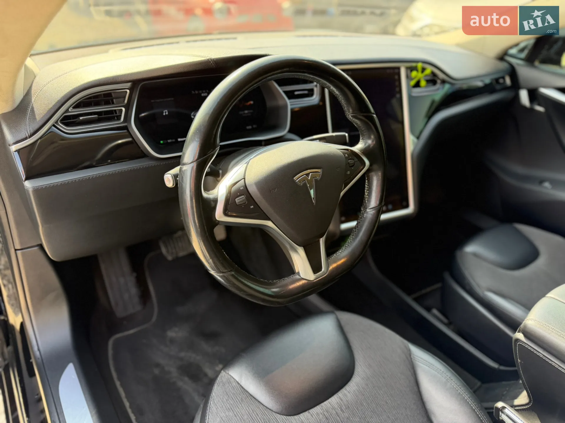 2014 Tesla Model S - мініатюра 15