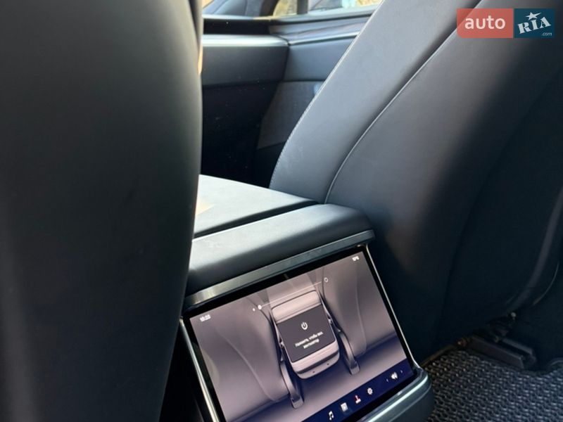 Лифтбек Tesla Model S 2024 в Киеве