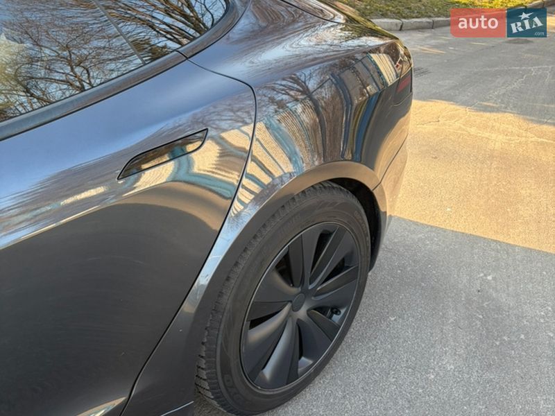 Лифтбек Tesla Model S 2024 в Киеве
