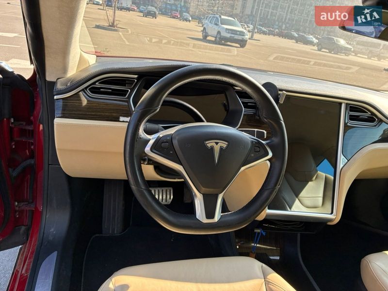 Ліфтбек Tesla Model S 2015 в Києві фото 16 Ліфтбек Tesla Model S 2015 в Києві