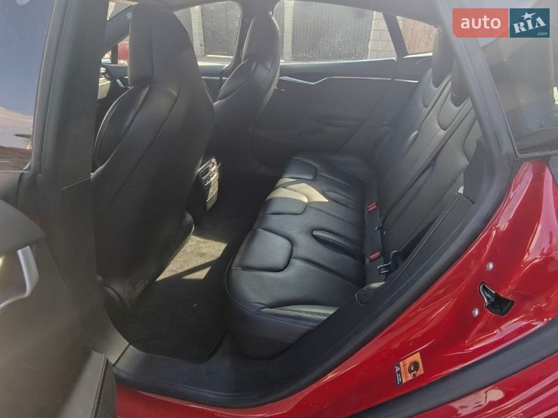 Ліфтбек Tesla Model S 2017 в Києві