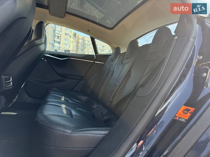 Лифтбек Tesla Model S 2014 в Киеве