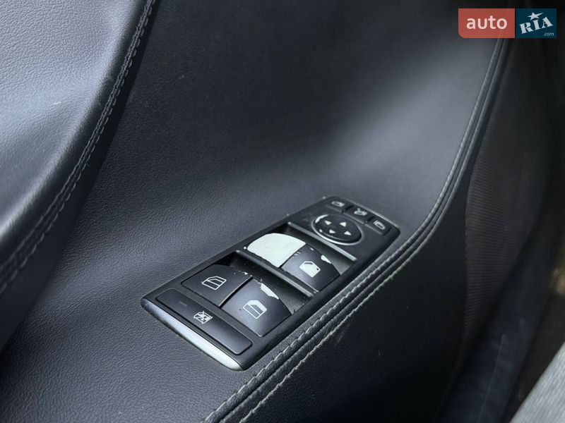 Лифтбек Tesla Model S 2014 в Киеве