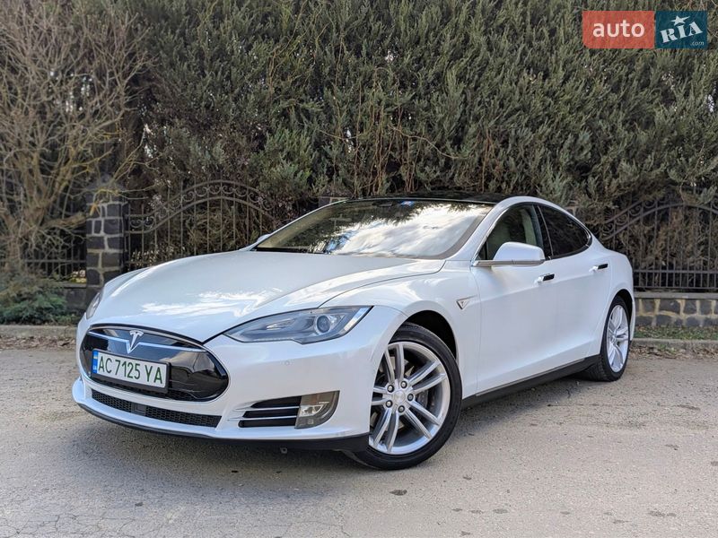 Лифтбек Tesla Model S 2014 в Луцке фото 3 Лифтбек Tesla Model S 2014 в Луцке