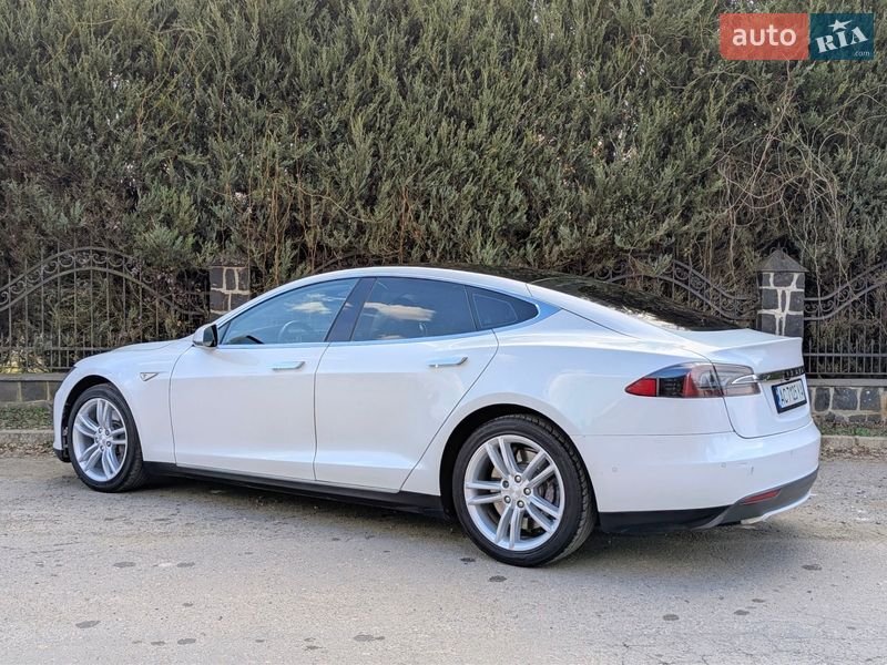 Лифтбек Tesla Model S 2014 в Луцке фото 4 Лифтбек Tesla Model S 2014 в Луцке