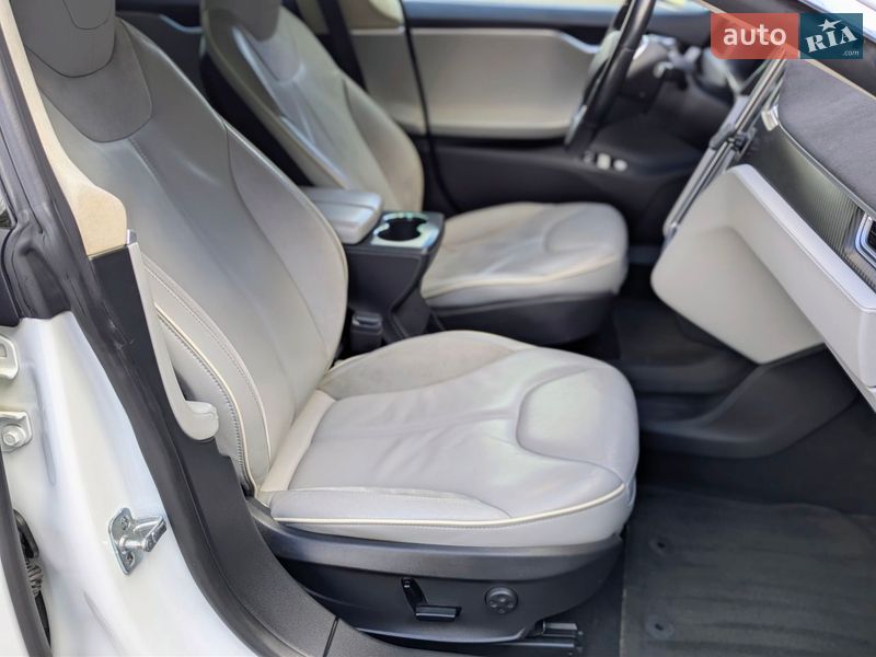 Лифтбек Tesla Model S 2014 в Луцке фото 12 Лифтбек Tesla Model S 2014 в Луцке