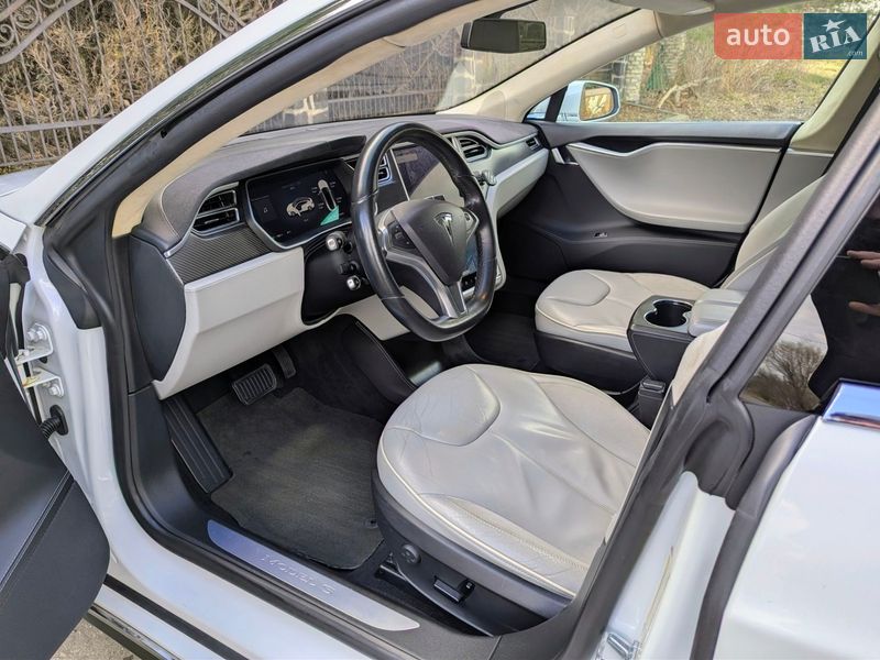 Лифтбек Tesla Model S 2014 в Луцке фото 9 Лифтбек Tesla Model S 2014 в Луцке