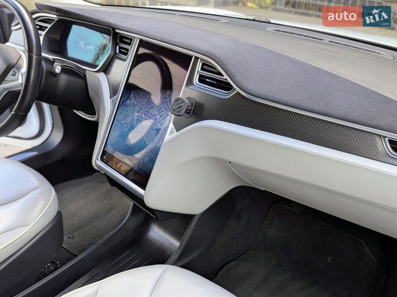 Лифтбек Tesla Model S 2014 в Луцке фото 18 Лифтбек Tesla Model S 2014 в Луцке