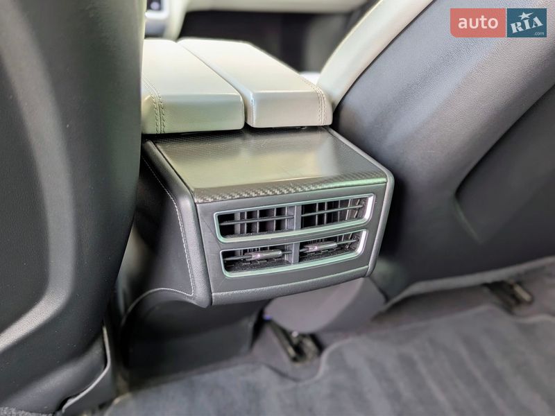 Лифтбек Tesla Model S 2014 в Луцке фото 32 Лифтбек Tesla Model S 2014 в Луцке