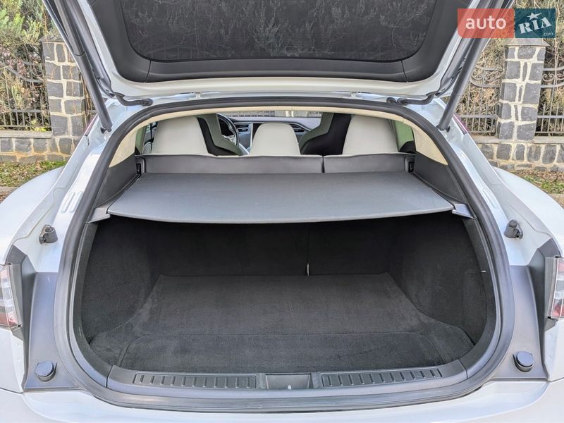 Лифтбек Tesla Model S 2014 в Луцке фото 33 Лифтбек Tesla Model S 2014 в Луцке