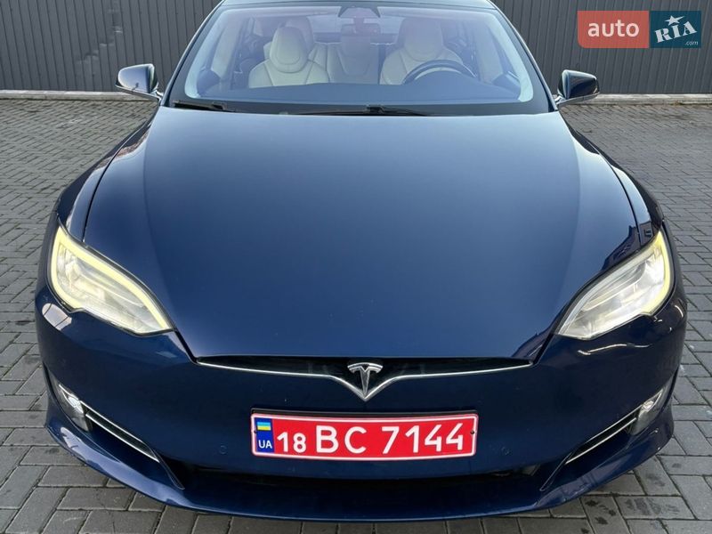 Лифтбек Tesla Model S 2018 в Ровно