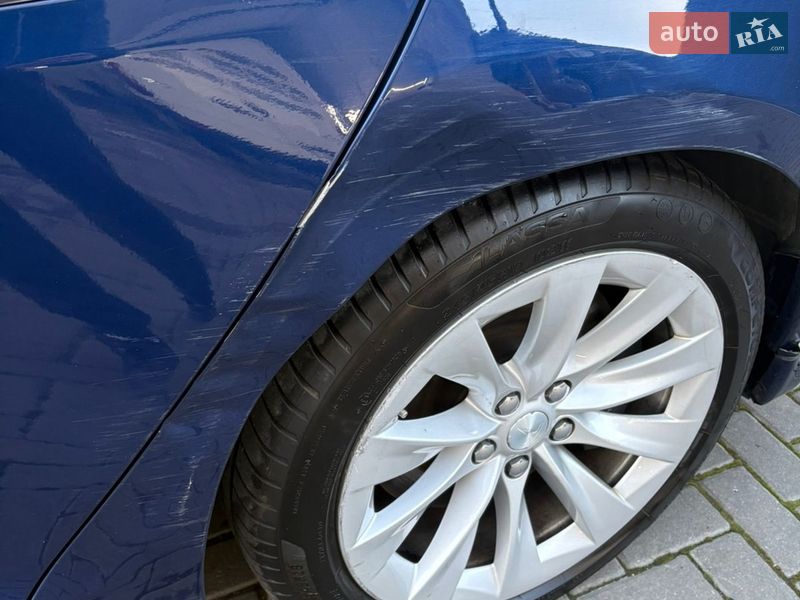 Лифтбек Tesla Model S 2018 в Ровно