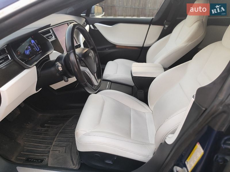 Ліфтбек Tesla Model S 2017 в Києві