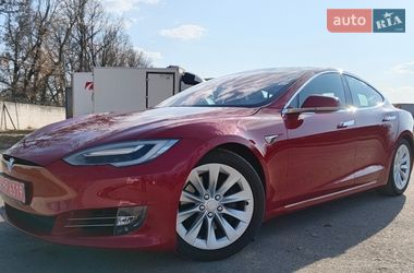 Лифтбек Tesla Model S 2017 в Киеве