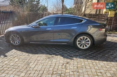 Лифтбек Tesla Model S 2016 в Киеве